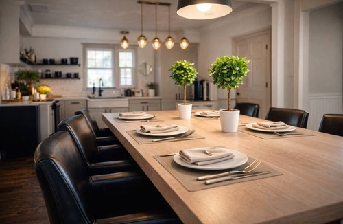 McKinney House | Historic McKinney Home: Walk to Square, sleeps 12.