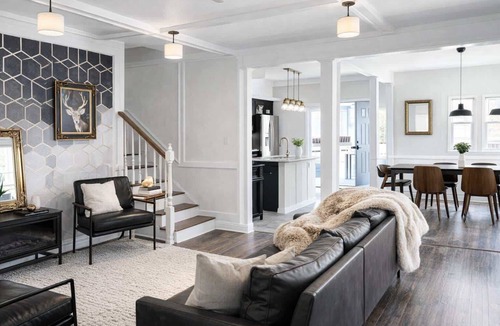 McKinney House | Historic McKinney Home: Walk to Square, sleeps 12.