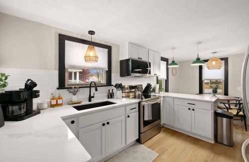 Medina House | Historic Medina Home with Hot Tub