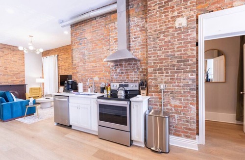 Victorian Village Apartment | Historic Meets Modern/Walk to Coffee/OSU