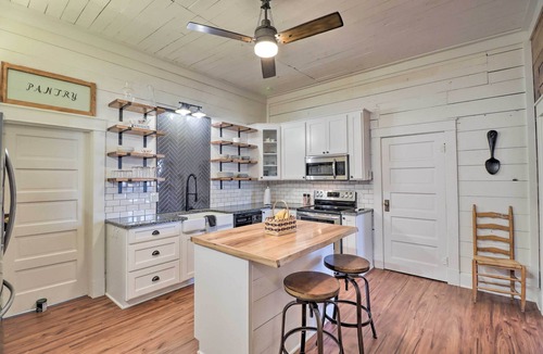 Mountain Home House | Historic Mountain Home Haven w/Large Yard!