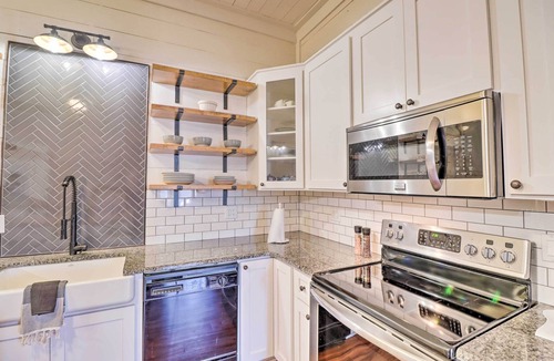 Mountain Home House | Historic Mountain Home Haven w/Large Yard!