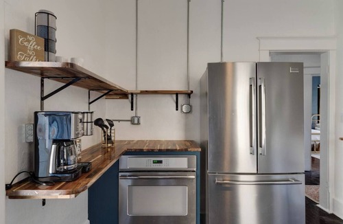 Hillsboro Village Apartment | Historic Music City Loft Sleeps 8 | Near Broadway