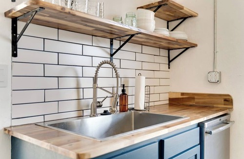 Hillsboro Village Apartment | Historic Music City Loft Sleeps 8 | Near Broadway