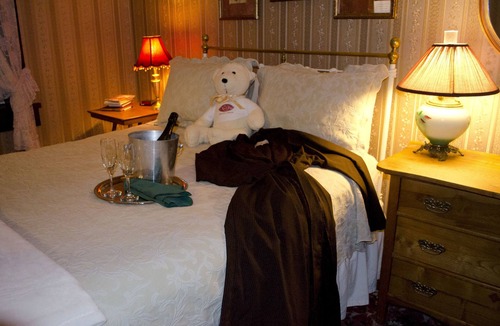 Jamestown Bed & Breakfast | Historic National Hotel