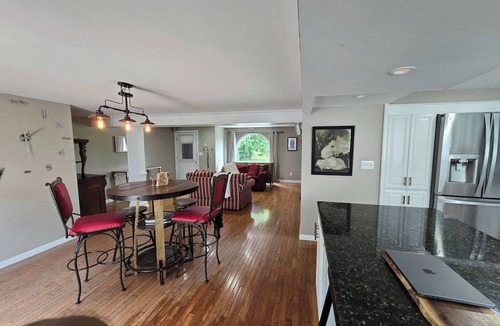 Suffield House | Historic Nature Haven