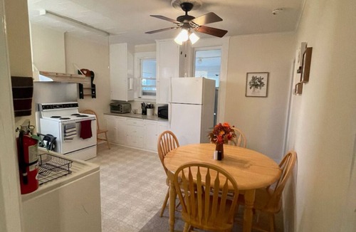 Nauvoo Apartment | Historic Nauvoo Apartment, family friendly.