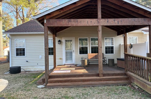 James City House | Historic New Bern, toward NAS Cherry Point. House is fully equipped