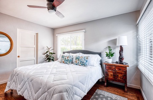 West Sacramento Apartment | Historic Oaks Hideaway-Great Location w/ Yard