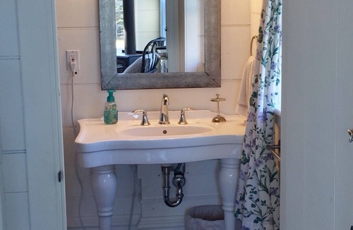 Pirogue House | Historic Oceanfront Cottage! (Sleeps 6)