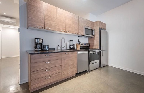 International District Apartment | Historic Old Montreal Stay - Iconic Location