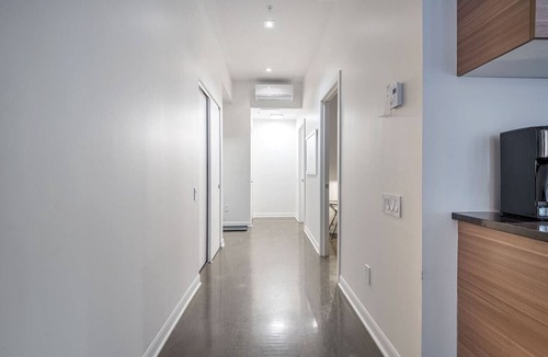 International District Apartment | Historic Old Montreal Stay - Iconic Location