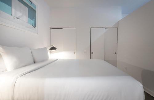 International District Apartment | Historic Old Montreal Stay - Iconic Location