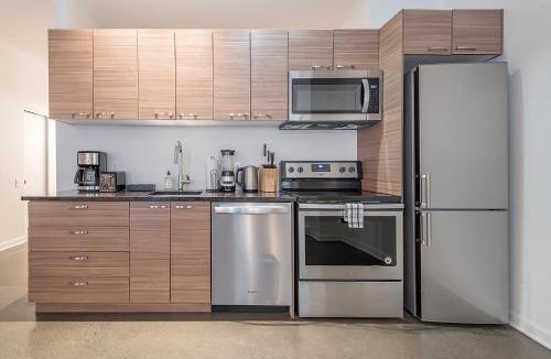 International District Apartment | Historic Old Montreal Stay - Iconic Location