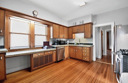 Dahlman House | Historic Omaha Manor DT Near Zoo + Pool Table