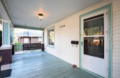 Dahlman House | Historic Omaha Manor DT Near Zoo + Pool Table