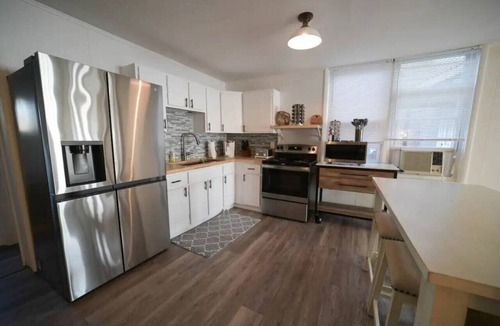 Sylvan Beach House | Historic Oneida Lakefront Home 14/BR Sleeps 42!