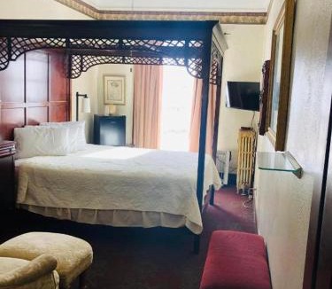 Tyrone Hotel | Historic Palace Hotel