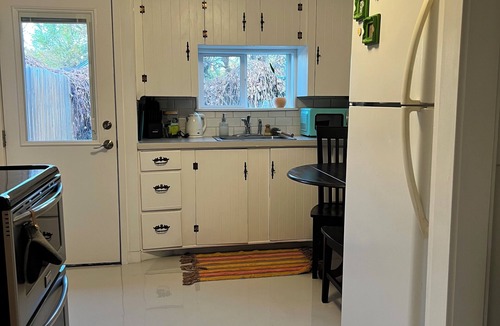 Depot Bench House | Historic- Pearl Bungalow- private entry