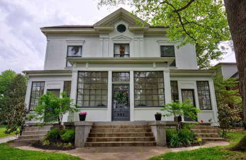 Crescent Hill House | Historic Peterson Mansion