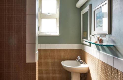 Gayborhood Hotel | Historic Philadelphia Discovery from a Comfortable Room