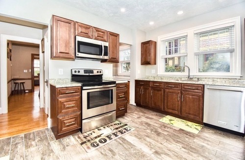Auburndale Apartment | Historic Private Auburndale Retreat Near Boston!