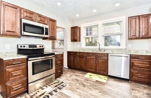Auburndale Apartment | Historic Private Auburndale Retreat Near Boston!
