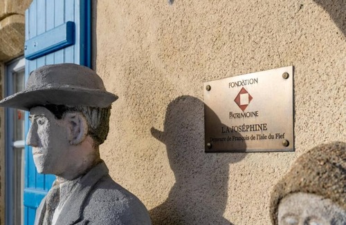 La Barre-de-Monts House | Historic property La Joséphine 1828, Walled Gardens, Wifi, Pets allowed