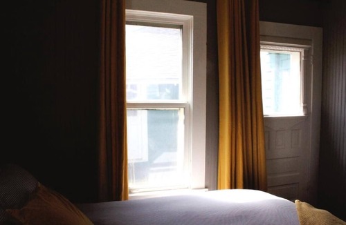 Seaview Hotel | Historic Queen at Shelburne Hotel