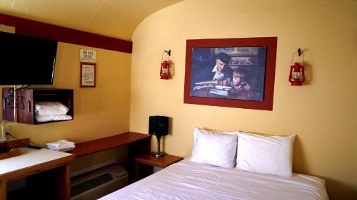 Williams Hotel | Historic Rail car on route 66