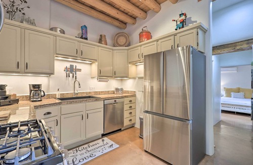 Downtown Santa Fe Apartment | Historic Railyard Bungalow - Walkable Location!