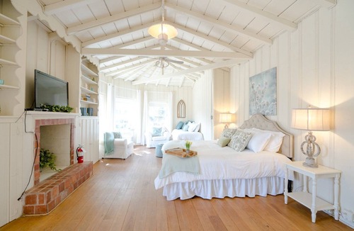Mineral Wells Resort | Historic Ranch Lodge + 3 Private Suites Overlooking the Brazos River