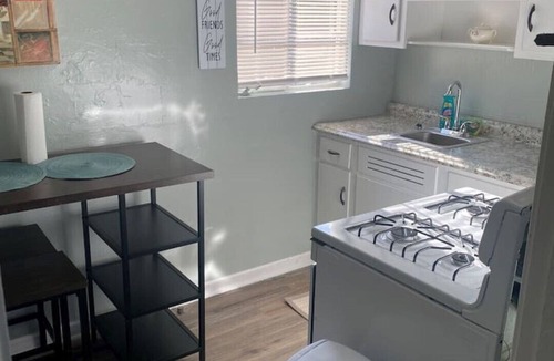 Valdosta Apartment | Historic Renovated Studio Apt w kitchen 2ndFl