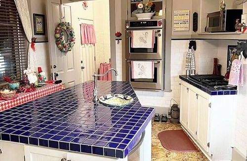 Council Bluffs House | Historic retreat!