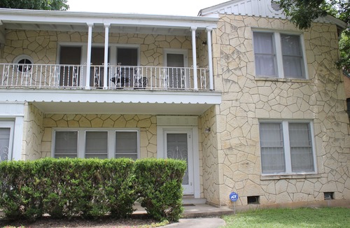 Monte Vista Apartment | HISTORIC-REUNIONS,WEDDINGS,CORP-only 3 miles 2 DT, 4 Bedrooms 2 baths, sleeps 14