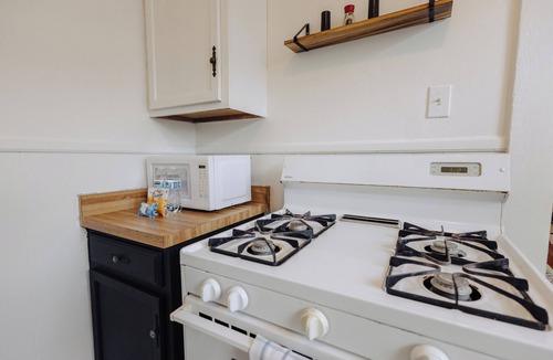 Crosstown House | Historic Revival 2BR Midtown Memphis Free Parking