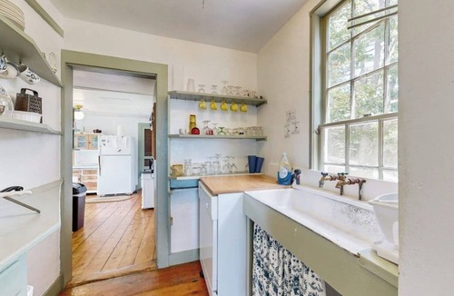 Trevett Cabin | Historic riverfront home with boathouse & private dock - dogs OK