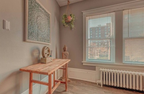 Harrisburg Apartment | Historic Riverfront Tropical Gem w/River Views