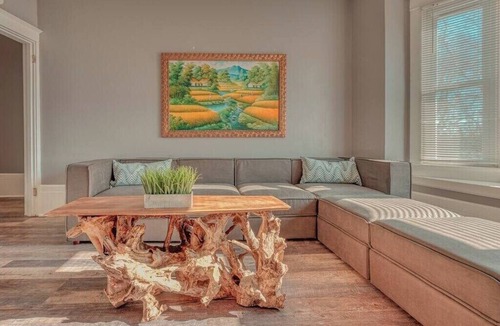 Harrisburg Apartment | Historic Riverfront Tropical Gem w/River Views