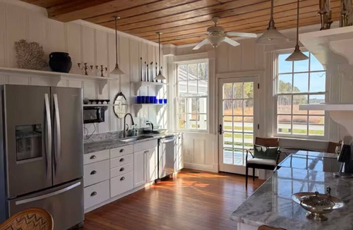 Reedville House | Historic Rock Hall - Waterfront Colonial c. 1804
