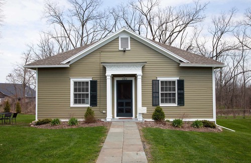 Geneva House | Historic Rose Hill Cottage w/Lake Views
