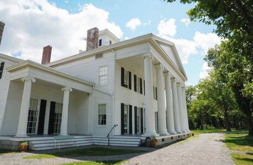 Geneva House | Historic Rose Hill Cottage w/Lake Views