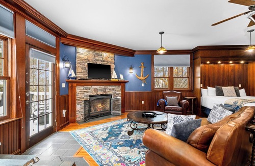 Congdon Park House | Historic Salyards Mansion by Heirloom Boutique Collection