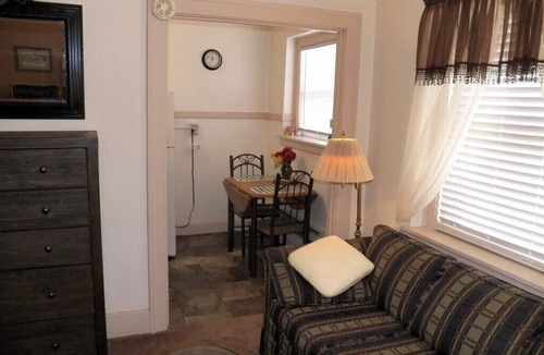 Hot Springs Apartment | Historic Sandstone in downtown