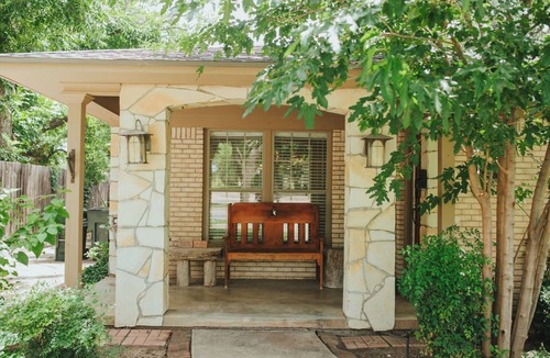 Sayles Blvd. Area House | Historic Sayles Ranch- Huge Deck + Pool!