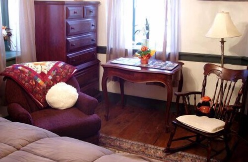 Stevens Bed & Breakfast | Historic Schoeneck Hotel B&B