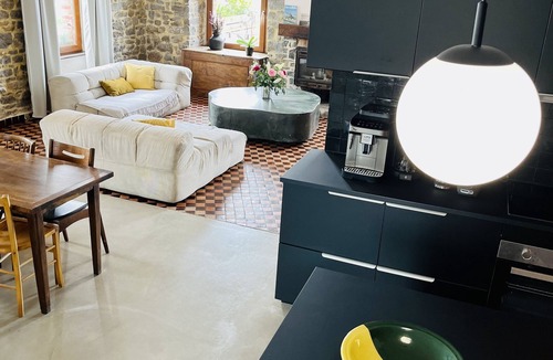 Regnezville-sur-Mer Hotel | Historic seaside residence