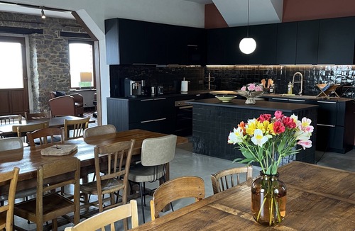 Regnezville-sur-Mer Hotel | Historic seaside residence