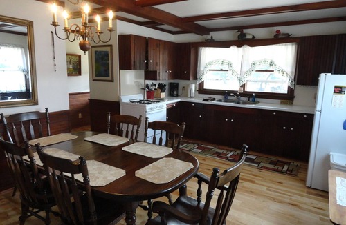 Port Ontario Cabin | Historic Selkirk Lighthouse- 1ST FLOOR ONLY