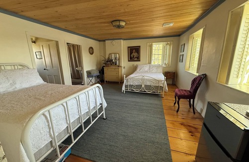Pulaski Cabin | Historic Selkirk Lighthouse-2ND FLOOR ONLY
